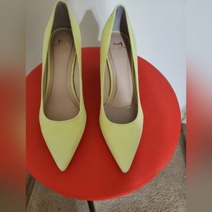 Marc Fisher Zala Classic Block Heel Pump; Size 6